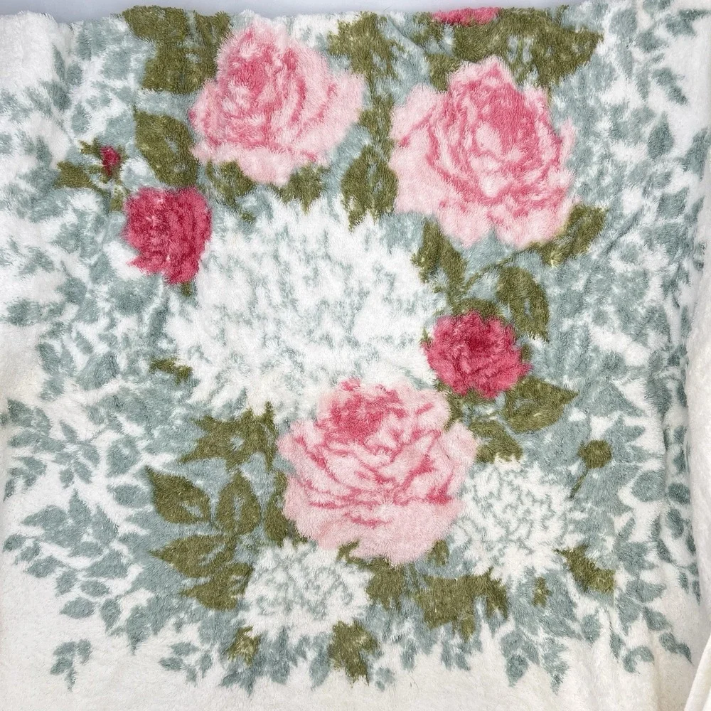 2 Vintage Fieldcrest Royal Velvet bath towels & Wash Cloths Roses 70s‎